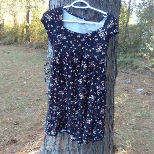 No Boundaries Gray Floral Top